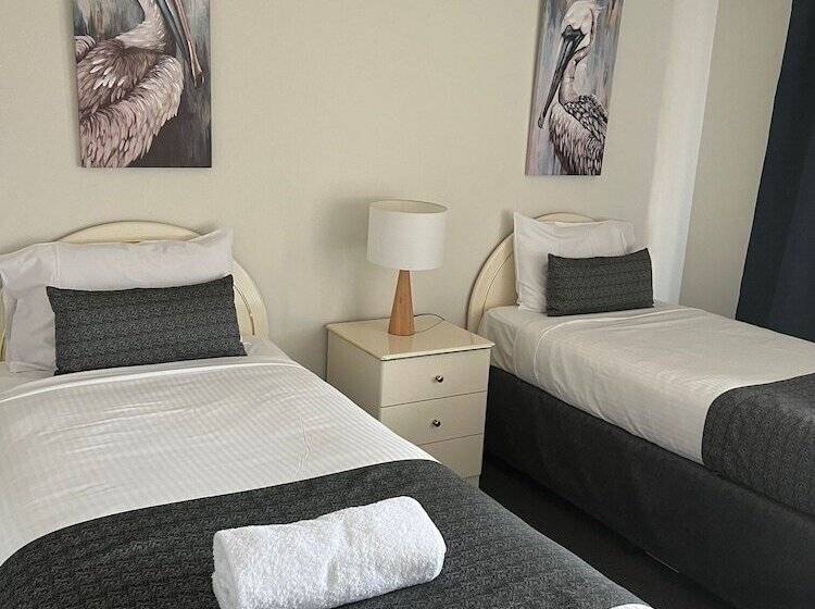 Апартаменты 2 Спальни, White Crest Apartments