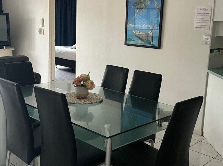 شقة غرفتين, White Crest Apartments