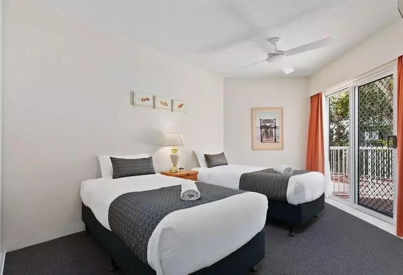 プールビューの3ベッドルームアパート, White Crest Apartments