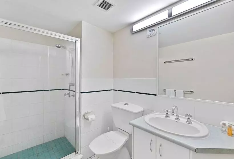 プールビューの3ベッドルームアパート, White Crest Apartments