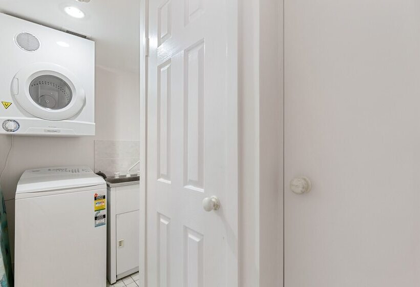 شقة غرفتين, White Crest Apartments