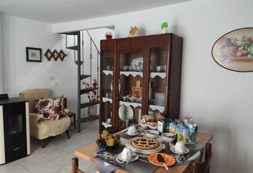 شقة غرفة واحدة, A Casa Di Nonna