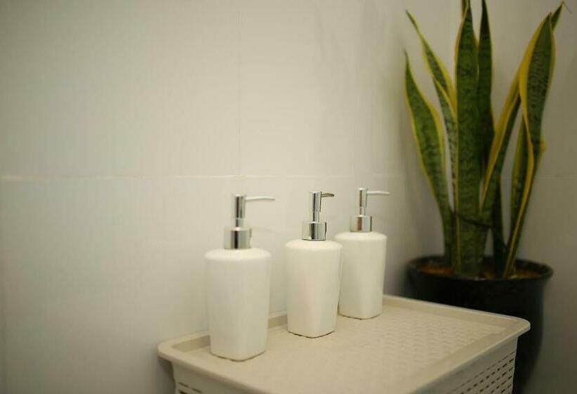 اتاق لوکس با بالکن, Brighton Boutique