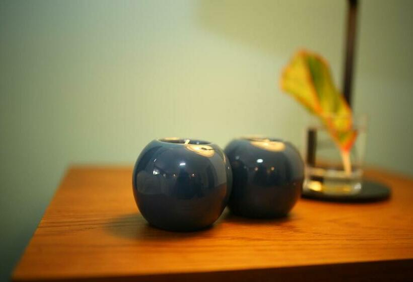 اتاق لوکس با بالکن, Brighton Boutique