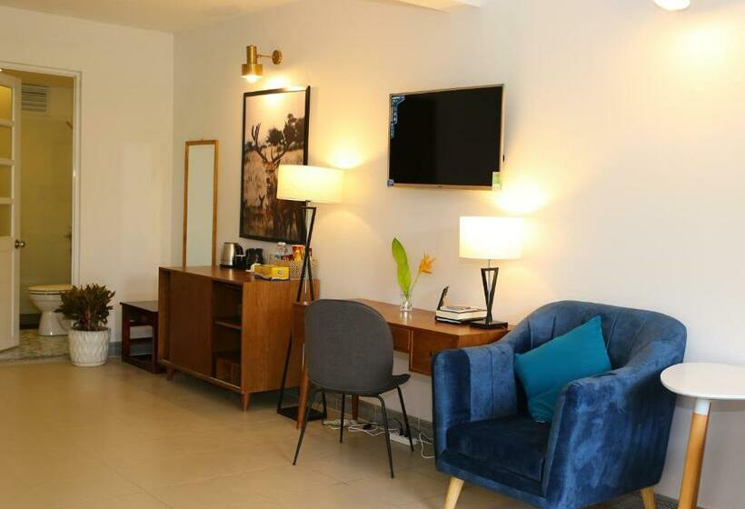 سوئیت با بالکن, Brighton Boutique