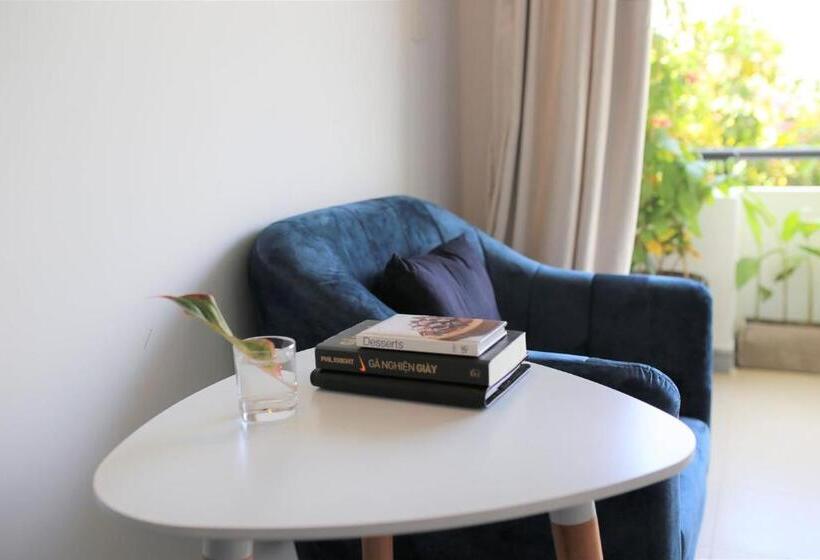 سوئیت با بالکن, Brighton Boutique