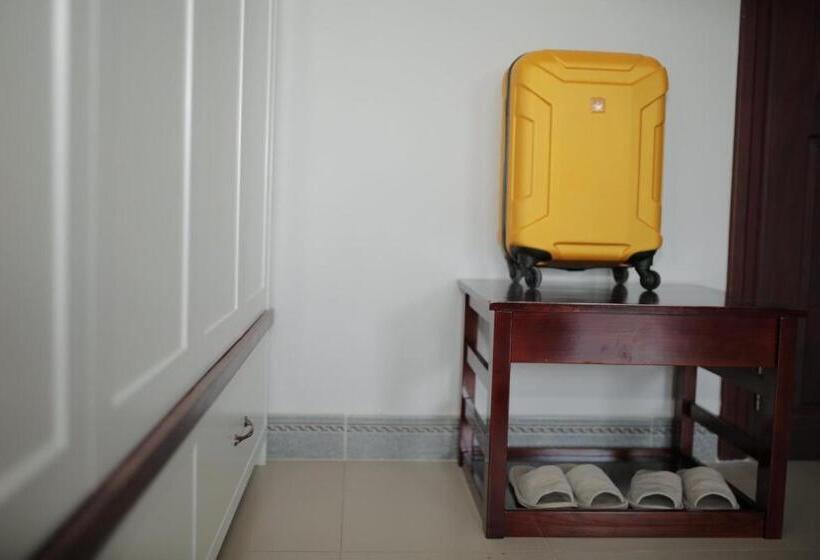 سوئیت با بالکن, Brighton Boutique