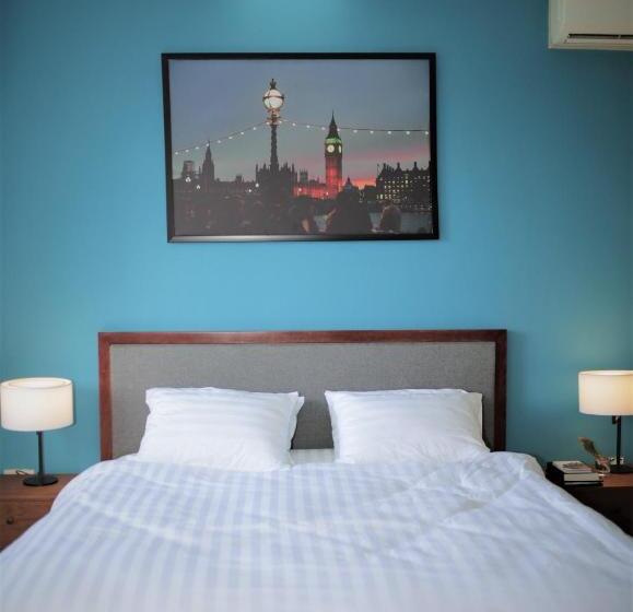 سوئیت با بالکن, Brighton Boutique