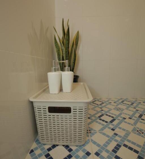 سوئیت با بالکن, Brighton Boutique