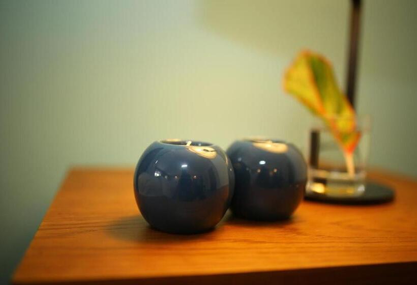 سوئیت با بالکن, Brighton Boutique