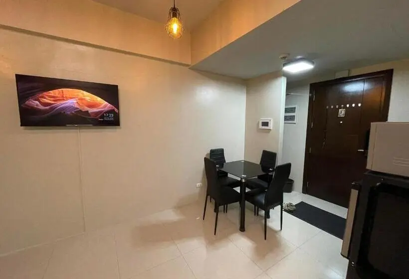 استودیو استاندارد با بالکن, One Palm Tree Villas Short Walk Via Runway Manila Naia T3