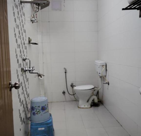 スタンダードルーム, Ds Residency Varanasi Prime Location Parking