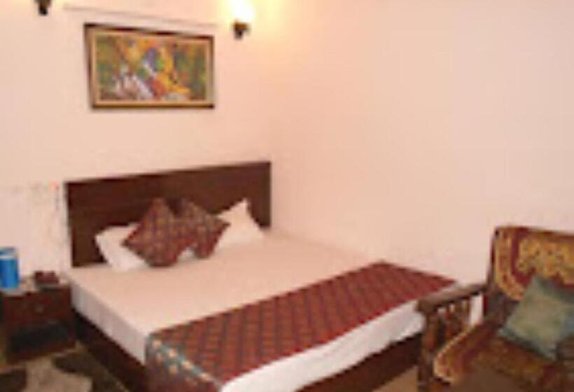 غرفة ديلوكس, Ds Residency Varanasi Prime Location Parking