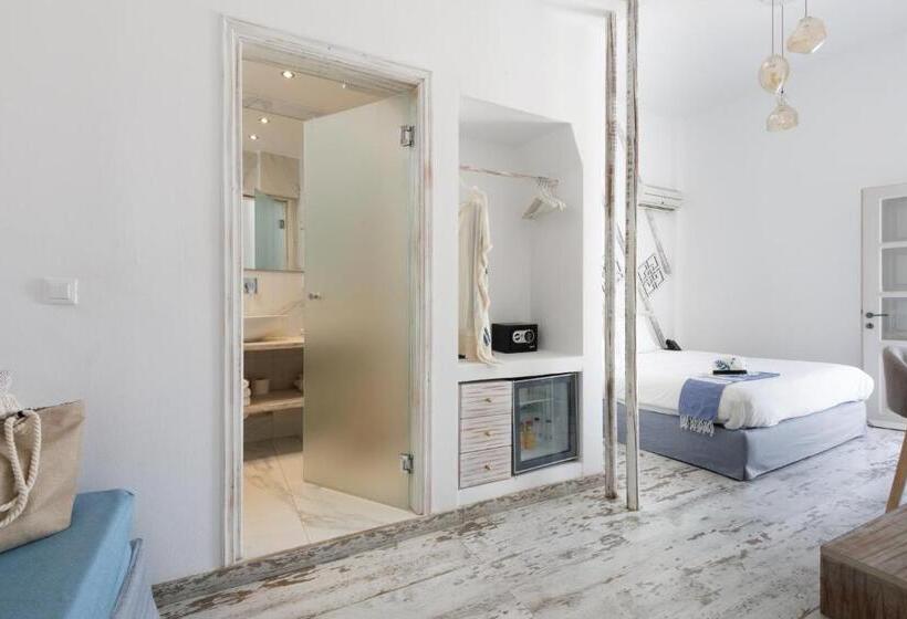 اتاق استاندارد سه تخته با بالکن, The Museum Project Oia