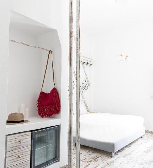 اتاق استاندارد سه تخته با بالکن, The Museum Project Oia