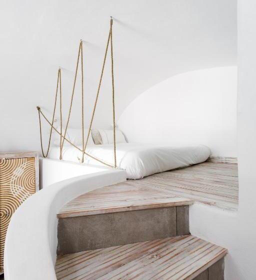 اتاق لوکس, The Museum Project Oia