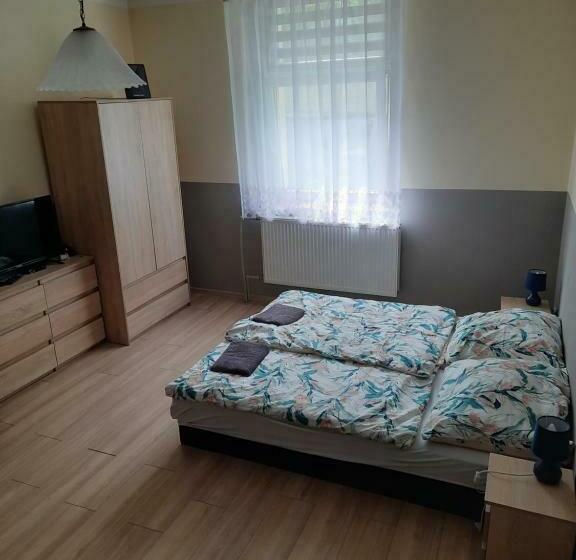 غرفة قياسية, Gościniec W Starym Młynie