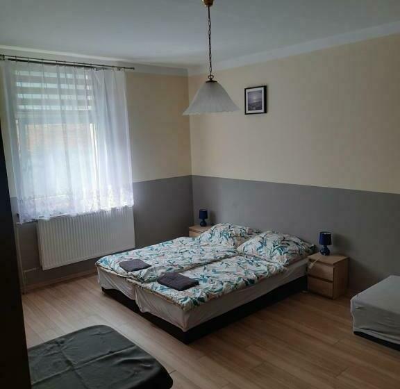 غرفة قياسية, Gościniec W Starym Młynie