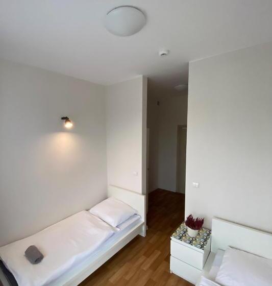 غرفة إقتصادية, Pawilon Sportowo Turystyczny Kalwarianka