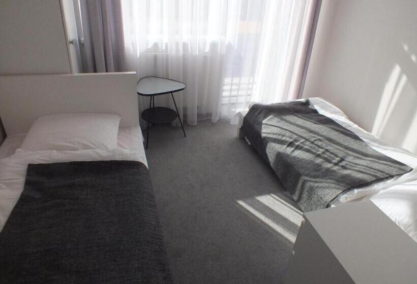 غرفة إقتصادية, Pawilon Sportowo Turystyczny Kalwarianka