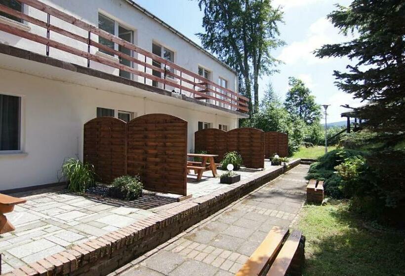 Quarto Triplo Estandar com Sacada, Ośrodek Wypoczynkowy Nad Wodospadem