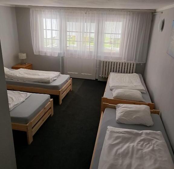 חדר אקונומי לארבעה, Ośrodek Wypoczynkowy Nad Wodospadem