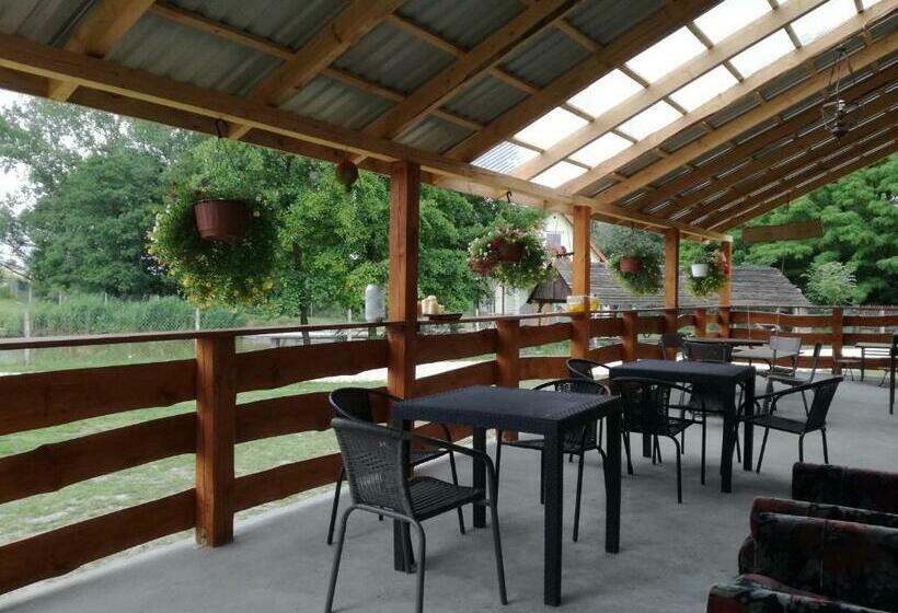 منزل 3 غرف نوم, Agrowczasy Nad Stawem