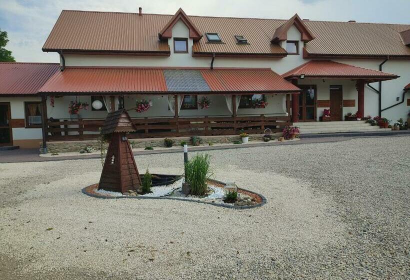 Дом 3 Спальни, Agrowczasy Nad Stawem