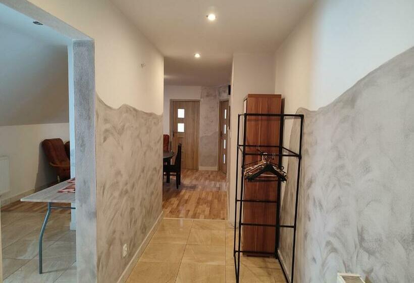 3ベッドルームハウス, Agrowczasy Nad Stawem