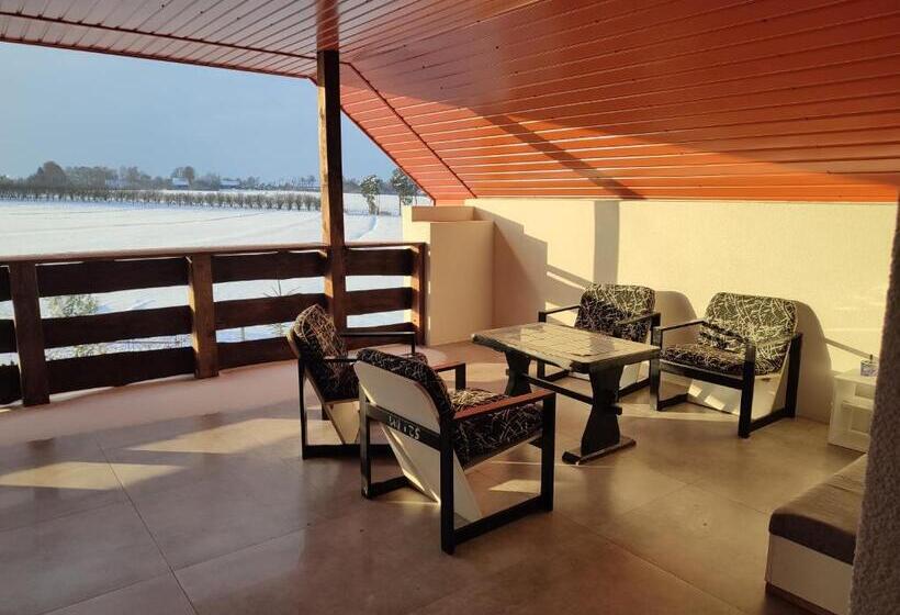 منزل 3 غرف نوم, Agrowczasy Nad Stawem