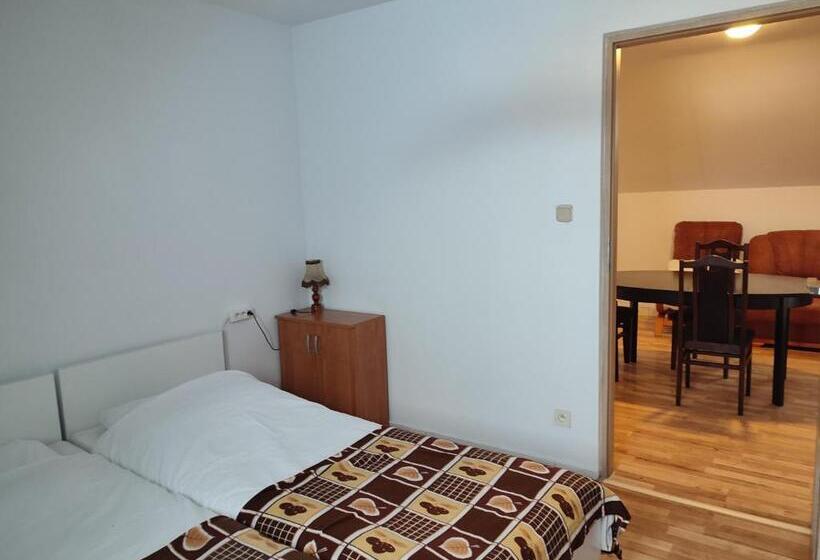 Дом 3 Спальни, Agrowczasy Nad Stawem