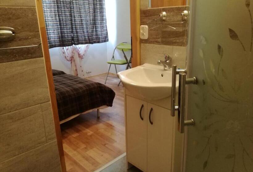 スタンダードルーム, Agrowczasy Nad Stawem