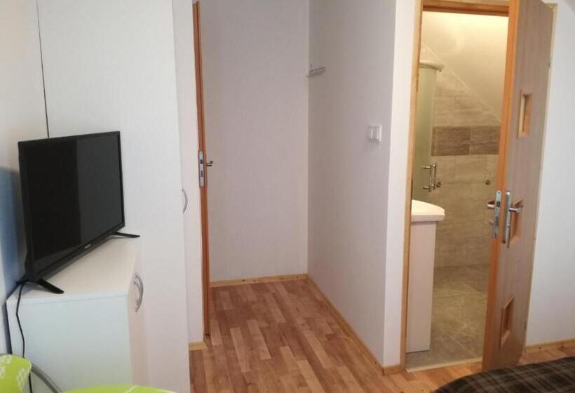 غرفة قياسية, Agrowczasy Nad Stawem