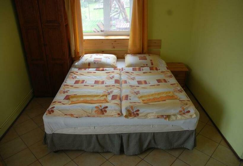 标准三人间, Apartamenty Pod Werchowyną