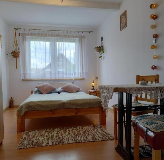 Family Suite, Dom Słoneczko Pokoje Do Wynajęcia W Białowieży