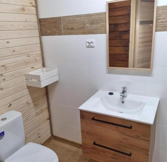 בקתת חדר, Domki Pod Dębami