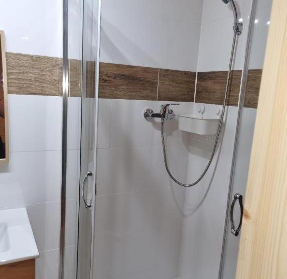 בקתת חדר, Domki Pod Dębami