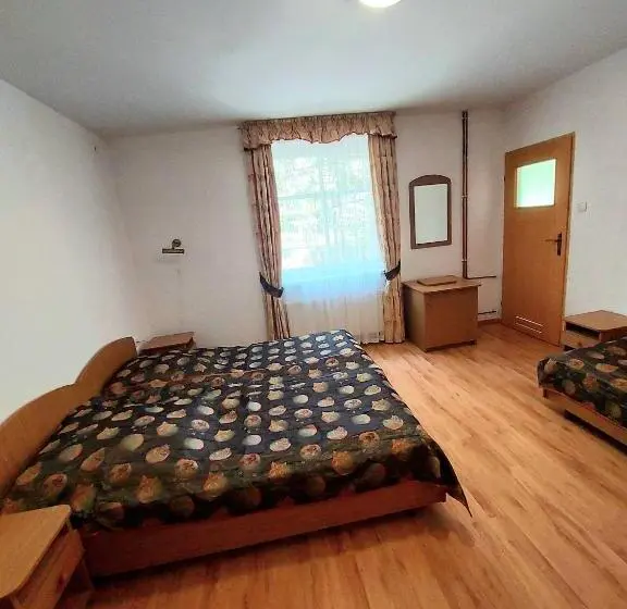 ベーシックトリプルルーム, Marel Apartments U Sowy  Sauna Polanica Zdrój