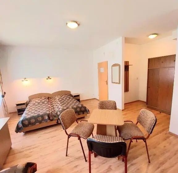 スタンダード４人部屋, Marel Apartments U Sowy  Sauna Polanica Zdrój