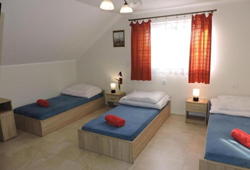 スタンダードトリプルルーム, Noclegi Mączyńskiego