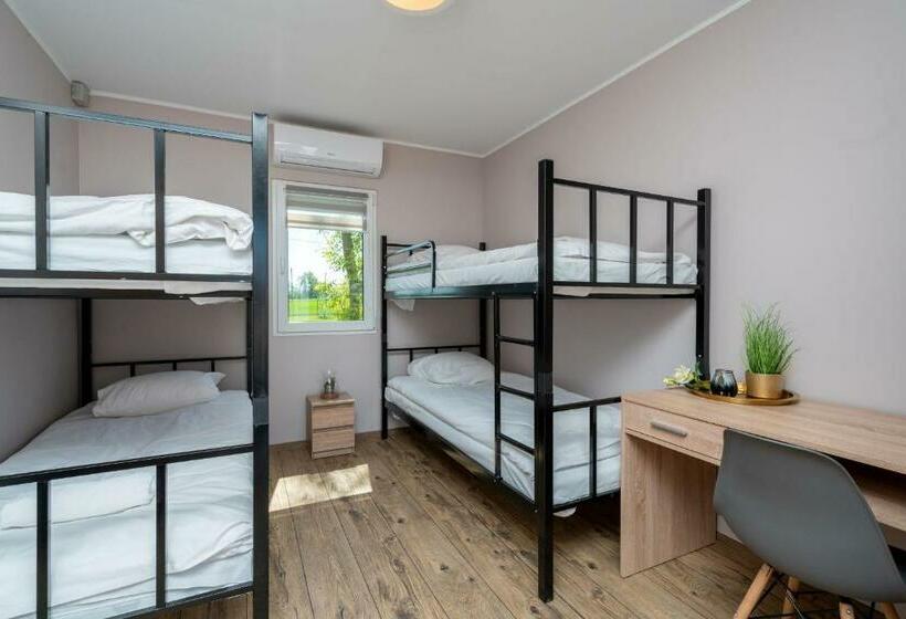 スタンダード４人部屋, Happy Pokoje Zator   3,5km Energylandia