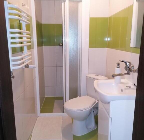 חדר סטנדרט לשלושה עם מרפסת, Pod Dębem