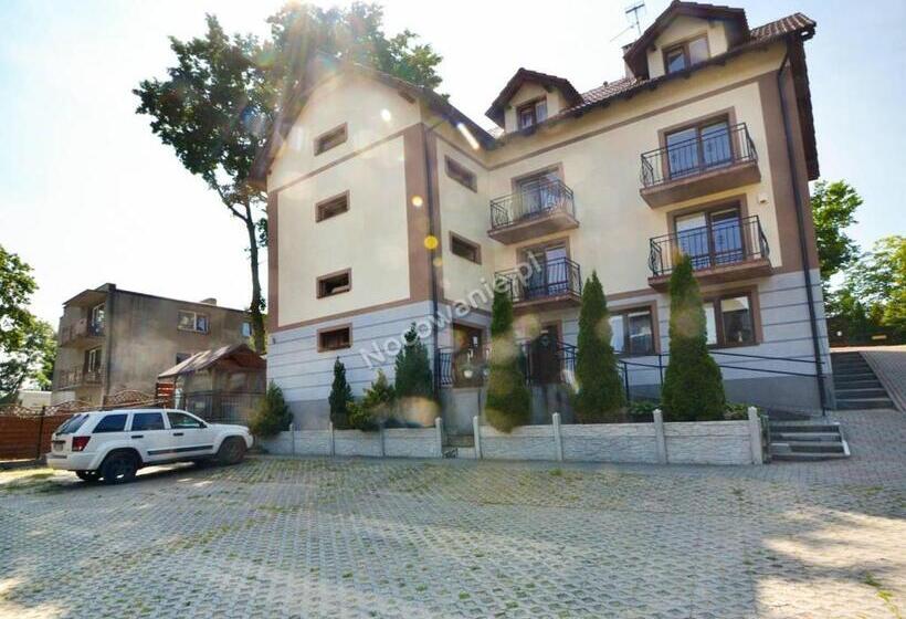 חדר לארבעה סטנדרטי עם מרפסת, Pod Dębem