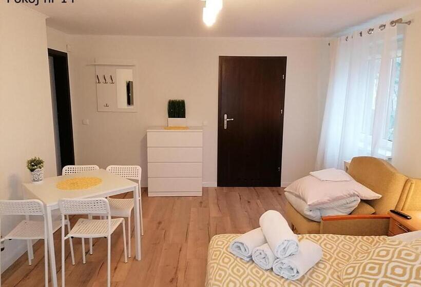 חדר לארבעה סטנדרטי עם מרפסת, Pod Dębem