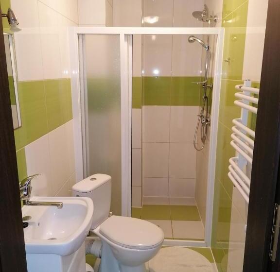 スタンダードルーム, Pod Dębem