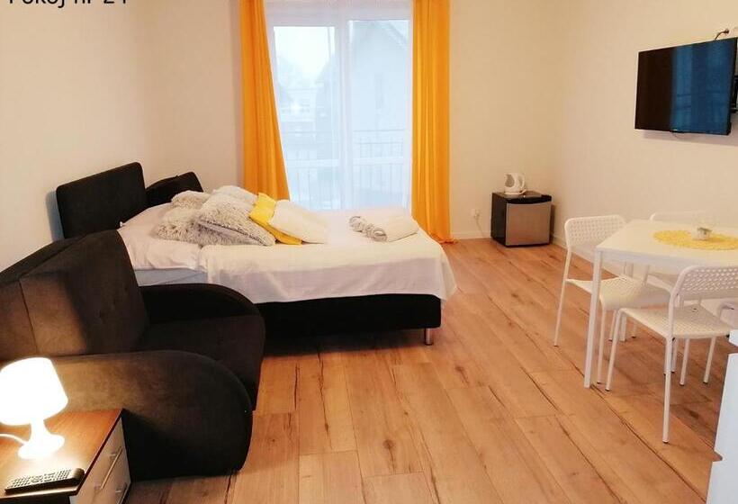 חדר לארבעה סטנדרטי עם מרפסת, Pod Dębem