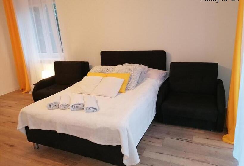 חדר לארבעה סטנדרטי עם מרפסת, Pod Dębem