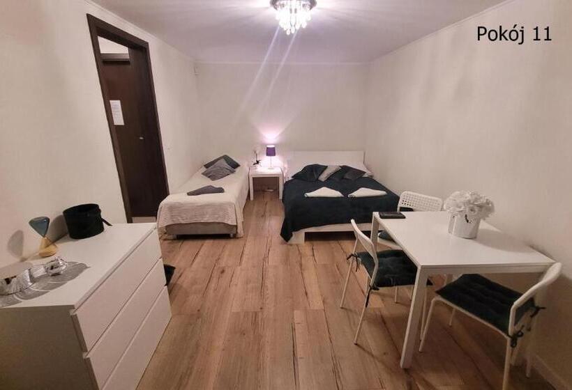 חדר סטנדרט לשלושה עם מרפסת, Pod Dębem