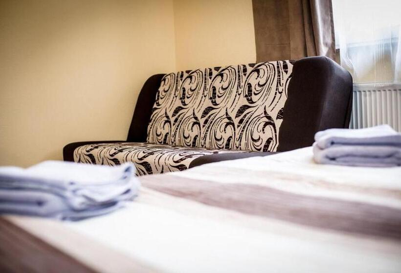 标准三人间, Stary Lwów