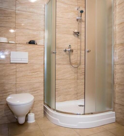 标准三人间, Stary Lwów